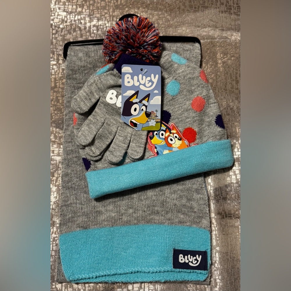 NWT Kids Bluey set - winter hat, gloves/mittens, scarf set - Gray and Blue